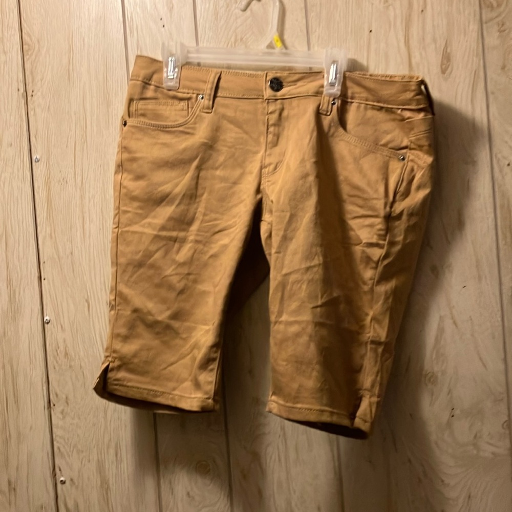 These shorts are comfortable & flatters the figure.
